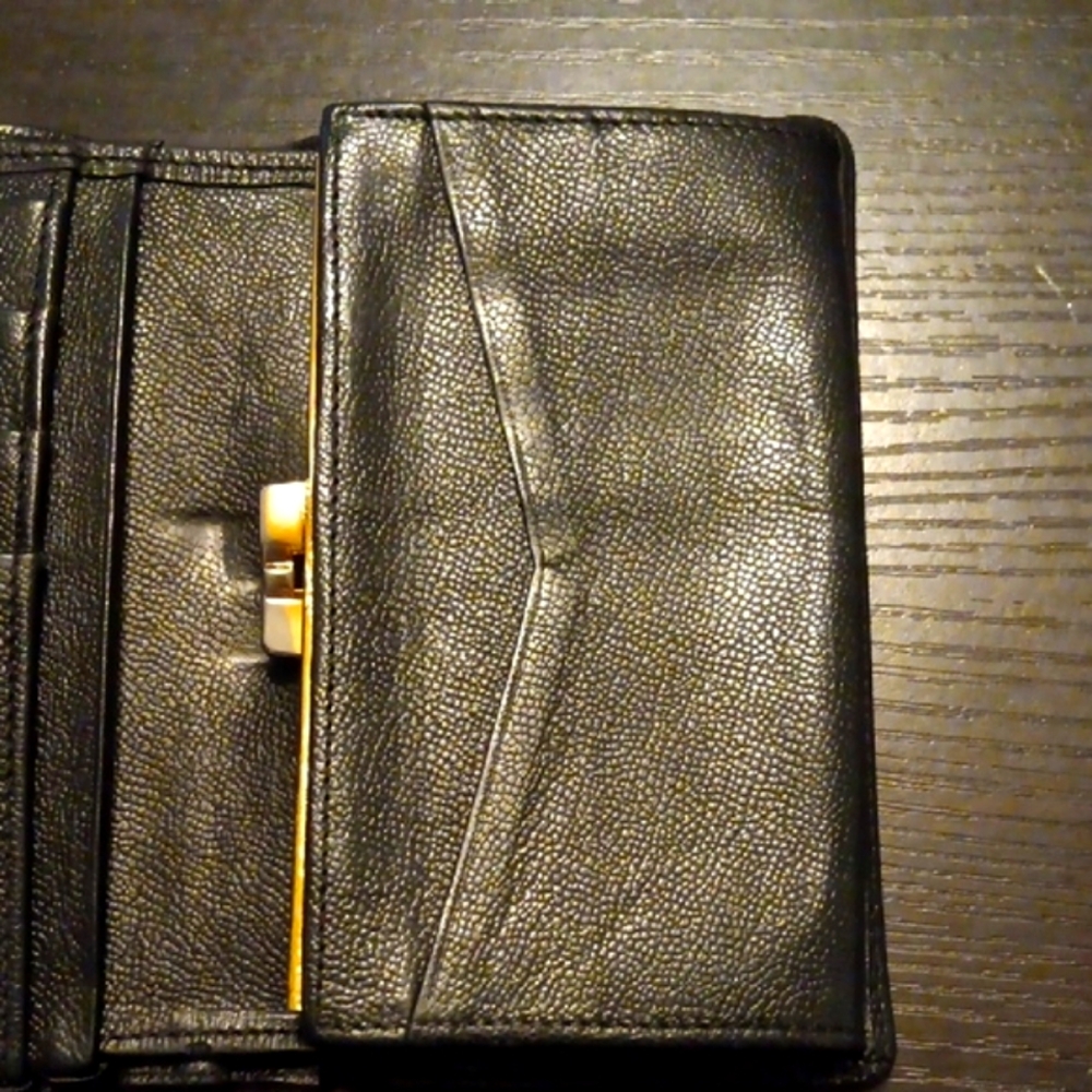 YSL Vintage Kisslock Black Textured Leather Wallet (EUC) - Picture 6 of 16